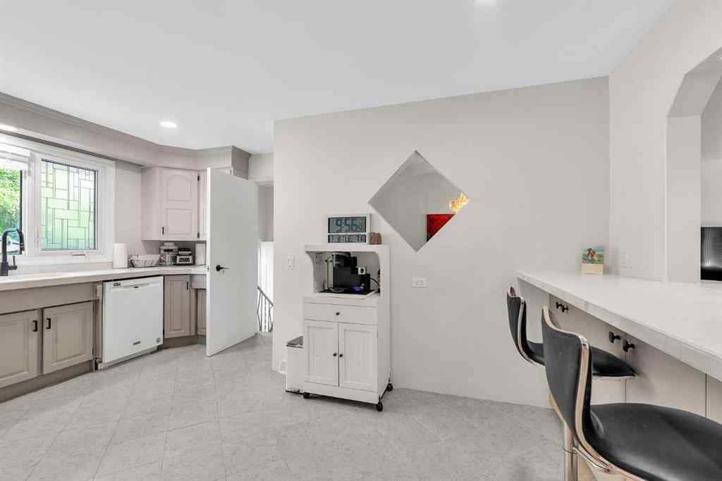 MLS® A2237863 - 7019 Hunterbow Crescent NW in Huntington Hills Calgary, Residential