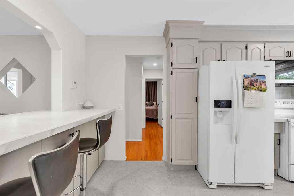 MLS® A2237863 - 7019 Hunterbow Crescent NW in Huntington Hills Calgary, Residential