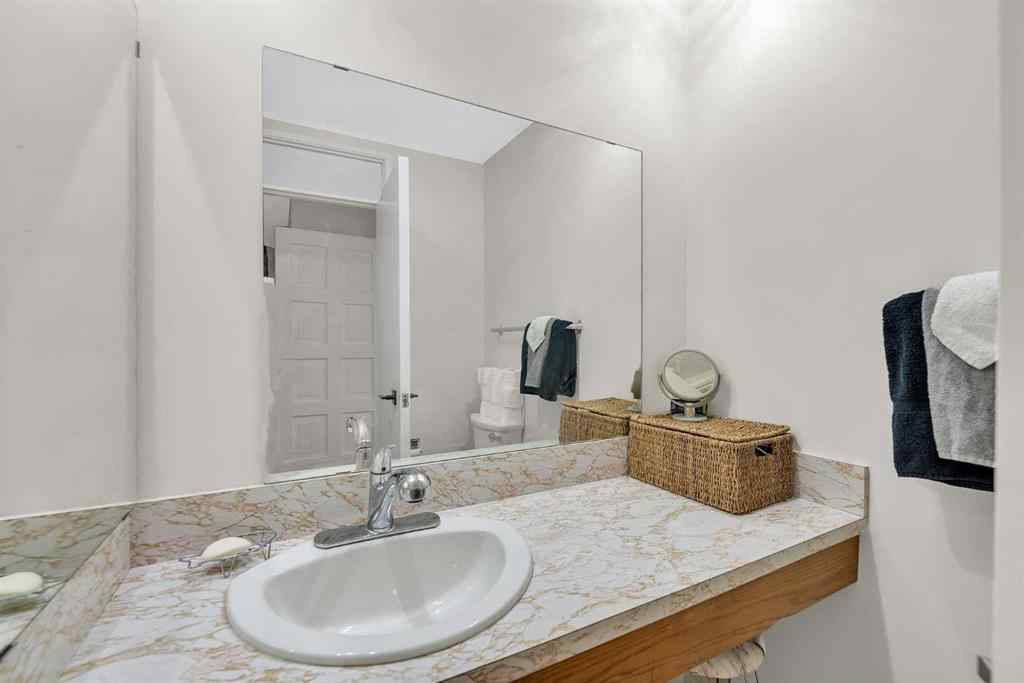 MLS® A2237863 - 7019 Hunterbow Crescent NW in Huntington Hills Calgary, Residential