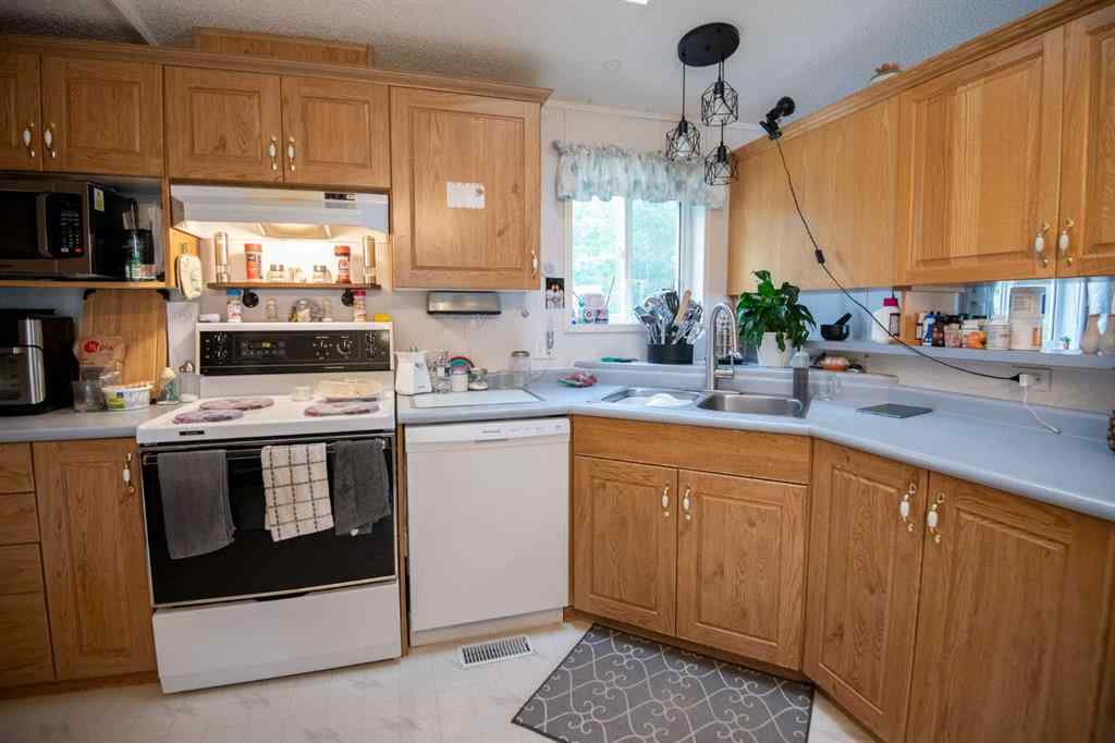 MLS® A2237882 - 18142 Township Road 1044   in NONE Rural Mackenzie County, Agri-Business