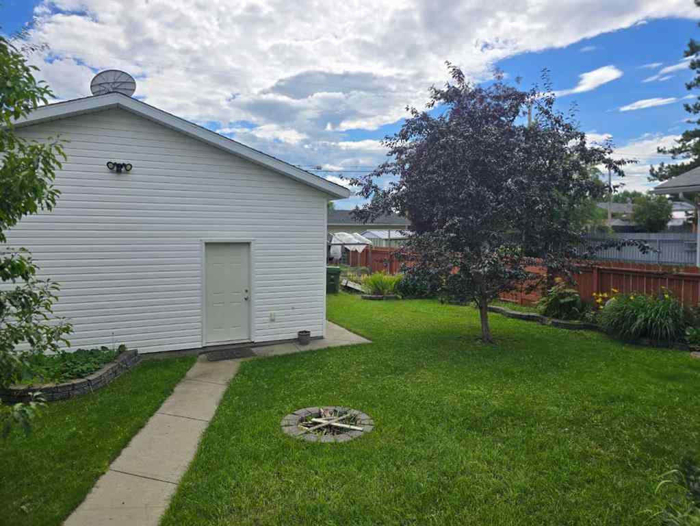 MLS® A2237884 - 4233 7 Avenue  in Edson Edson, Residential