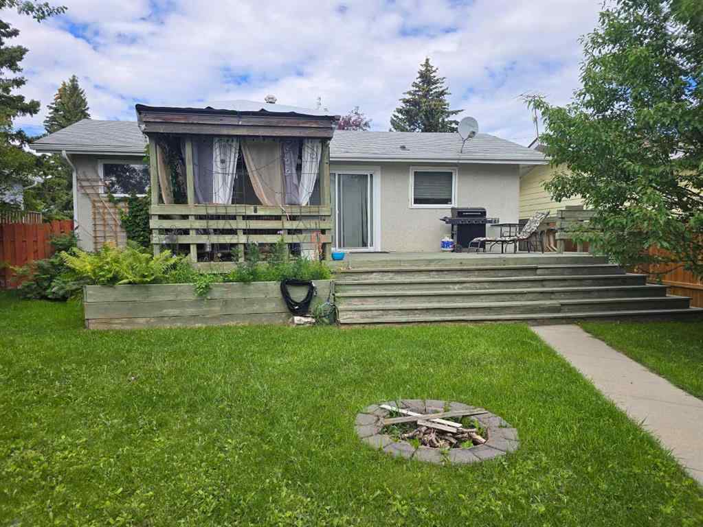 MLS® A2237884 - 4233 7 Avenue  in Edson Edson, Residential