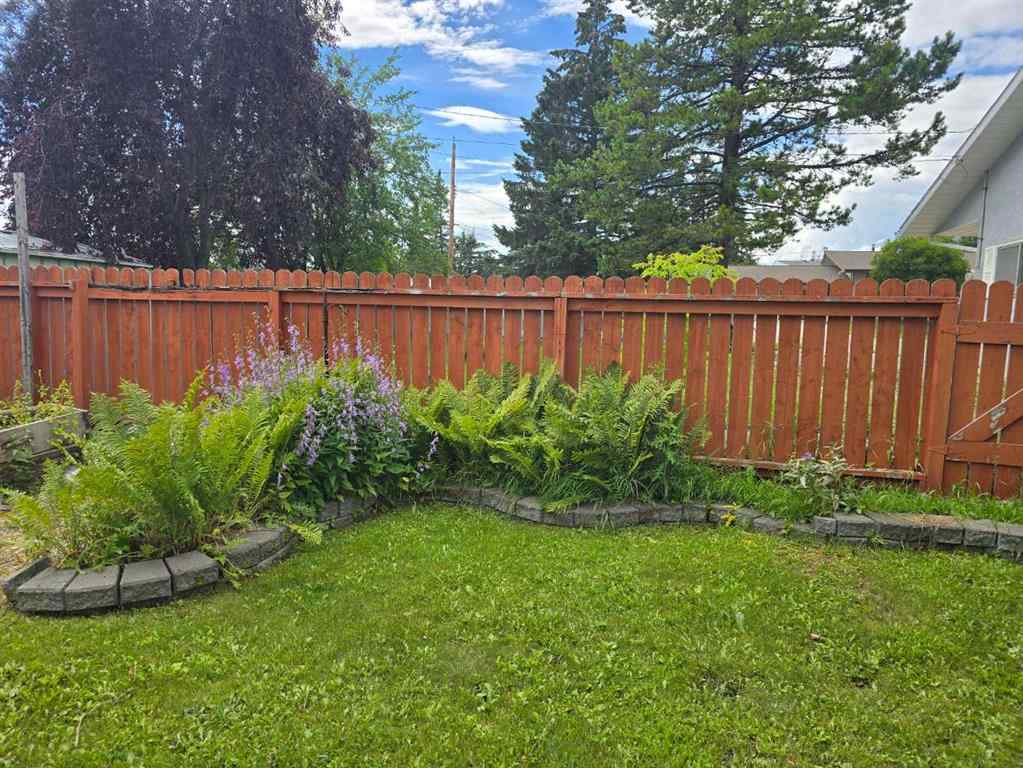 MLS® A2237884 - 4233 7 Avenue  in Edson Edson, Residential