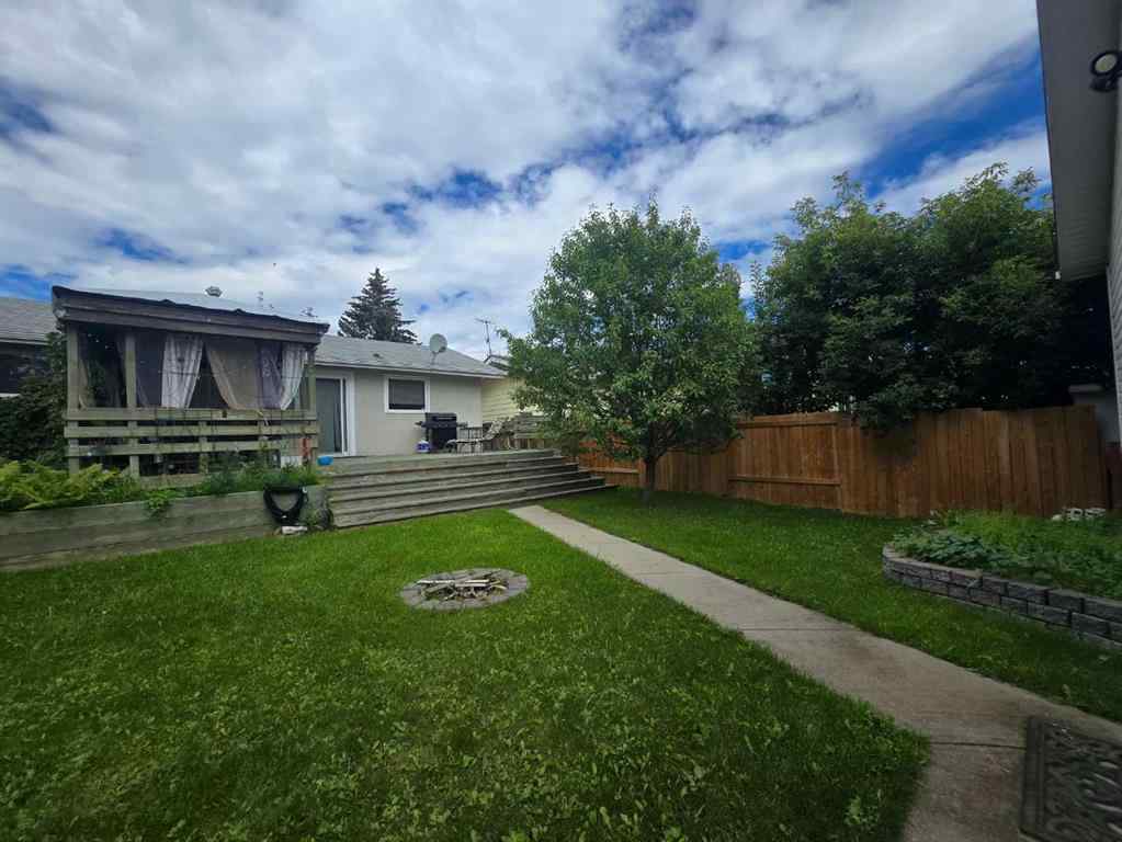 MLS® A2237884 - 4233 7 Avenue  in Edson Edson, Residential
