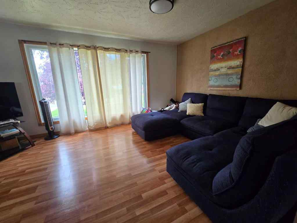 MLS® A2237884 - 4233 7 Avenue  in Edson Edson, Residential