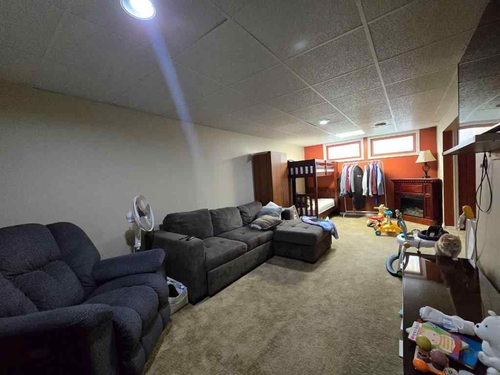 MLS® A2237884 - 4233 7 Avenue  in Edson Edson, Residential