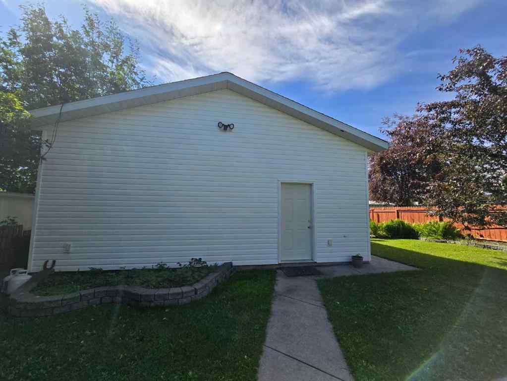 MLS® A2237884 - 4233 7 Avenue  in Edson Edson, Residential