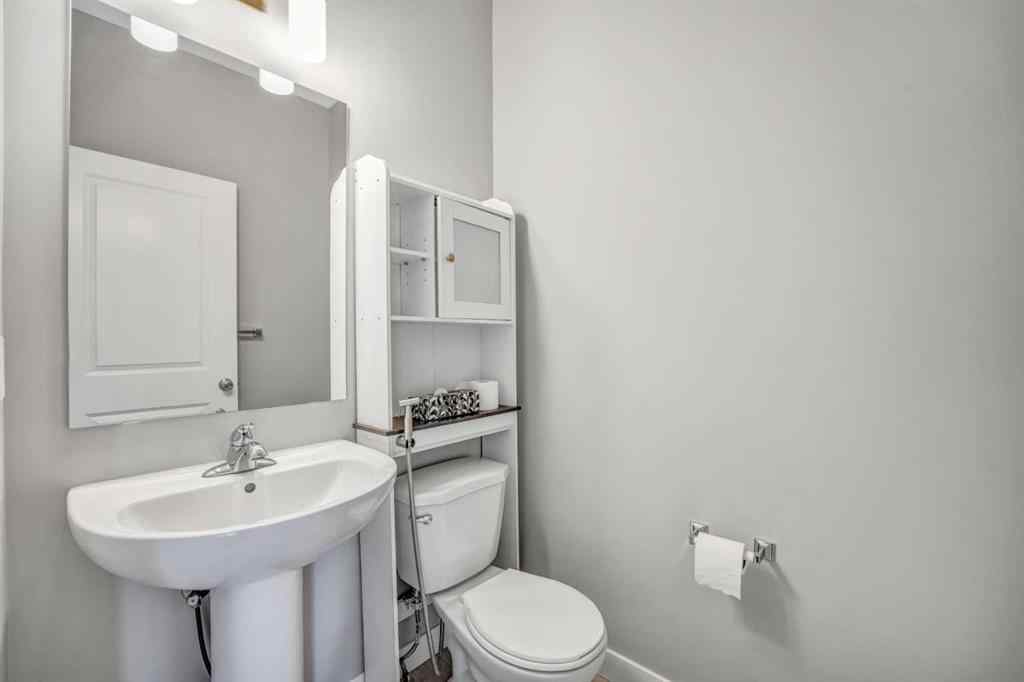MLS® A2237905 - 315 Hillcrest Drive SW in Hillcrest Airdrie, Residential