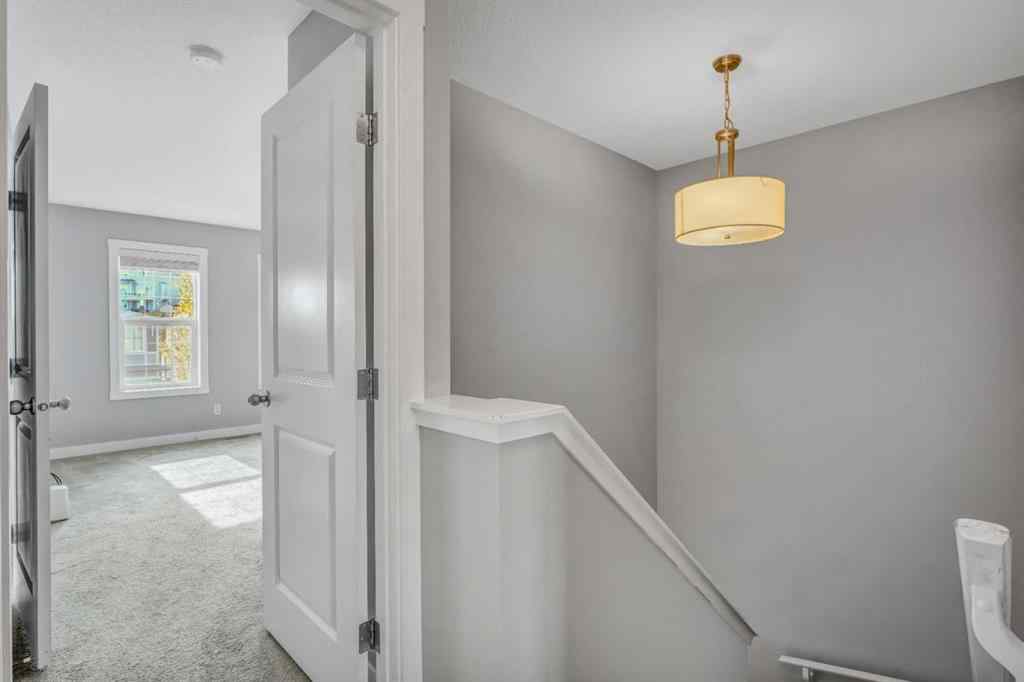 MLS® A2237905 - 315 Hillcrest Drive SW in Hillcrest Airdrie, Residential