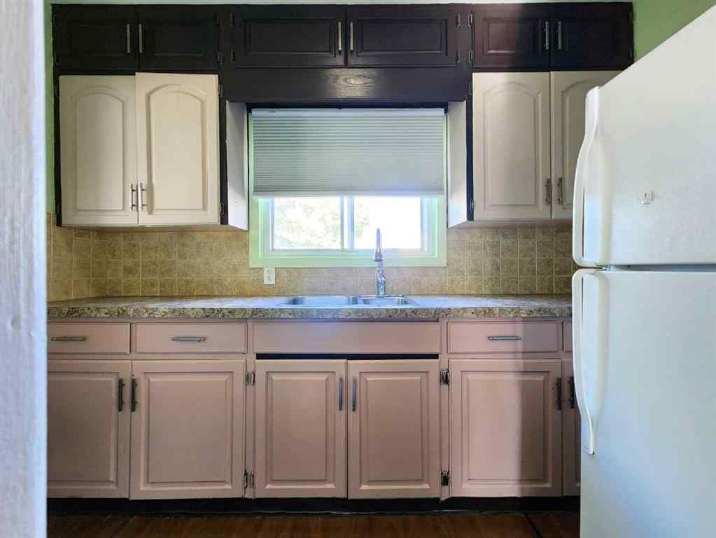 MLS® A2237928 - 611 9 Avenue N in Staffordville Lethbridge, Residential