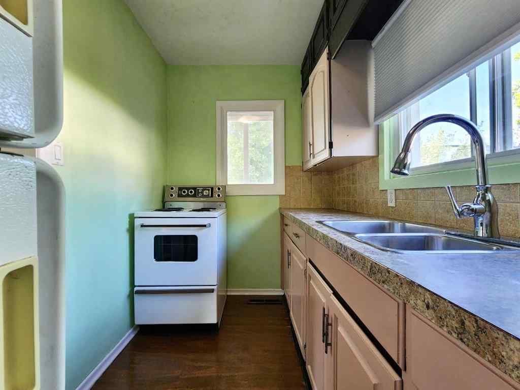 MLS® A2237928 - 611 9 Avenue N in Staffordville Lethbridge, Residential
