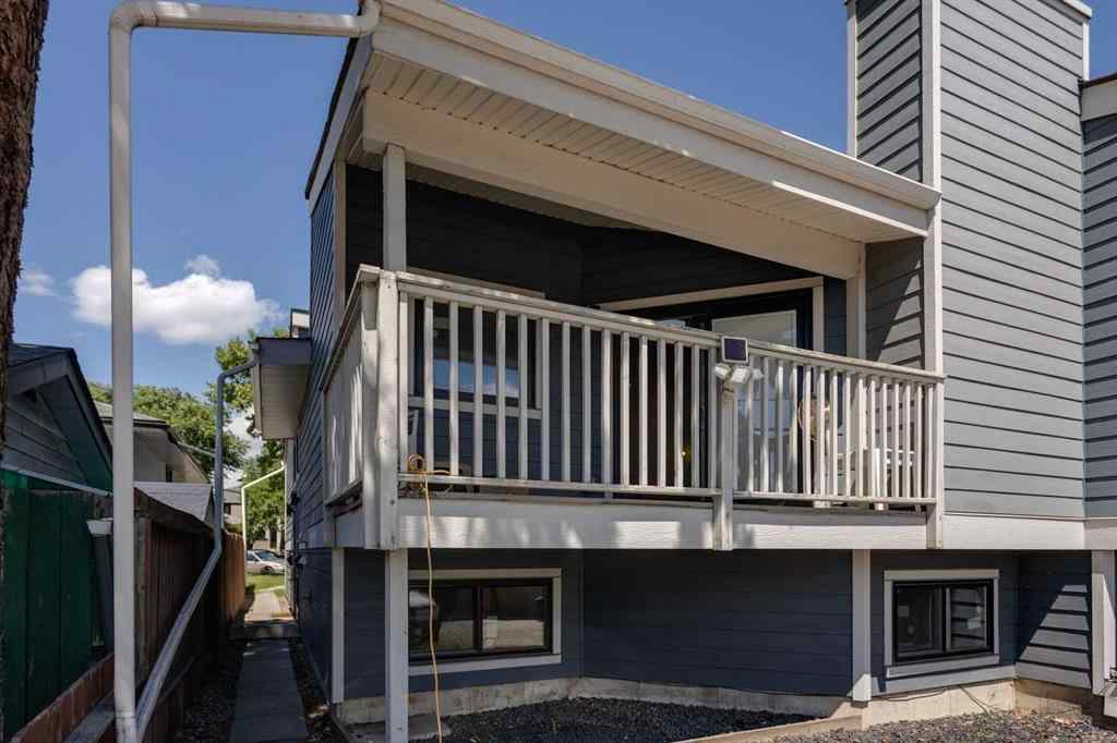 MLS® A2237953 - Unit #4 2637 1 Avenue NW in West Hillhurst Calgary, Residential