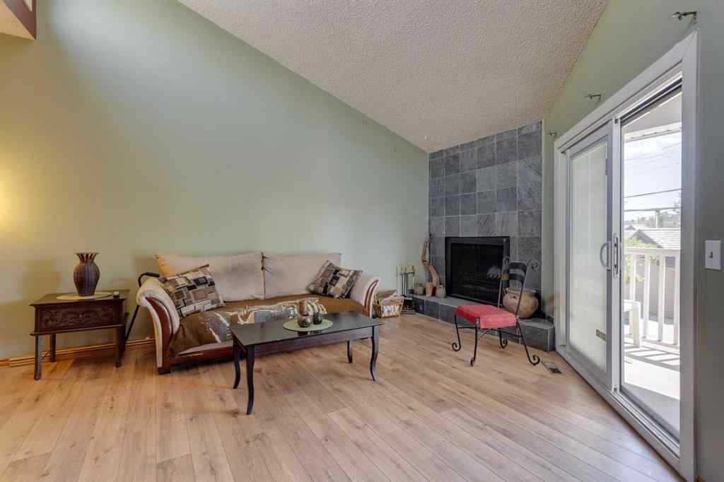 MLS® A2237953 - Unit #4 2637 1 Avenue NW in West Hillhurst Calgary, Residential