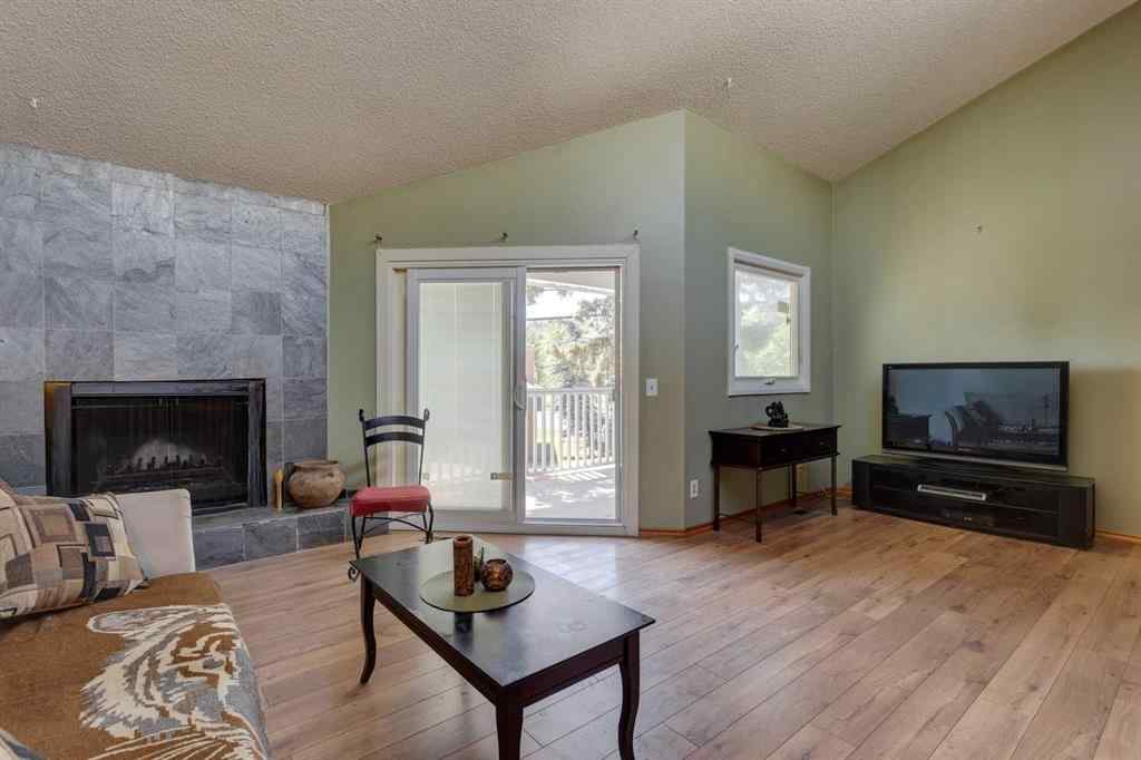 MLS® A2237953 - Unit #4 2637 1 Avenue NW in West Hillhurst Calgary, Residential