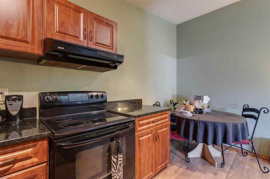 MLS® A2237953 - Unit #4 2637 1 Avenue NW in West Hillhurst Calgary, Residential