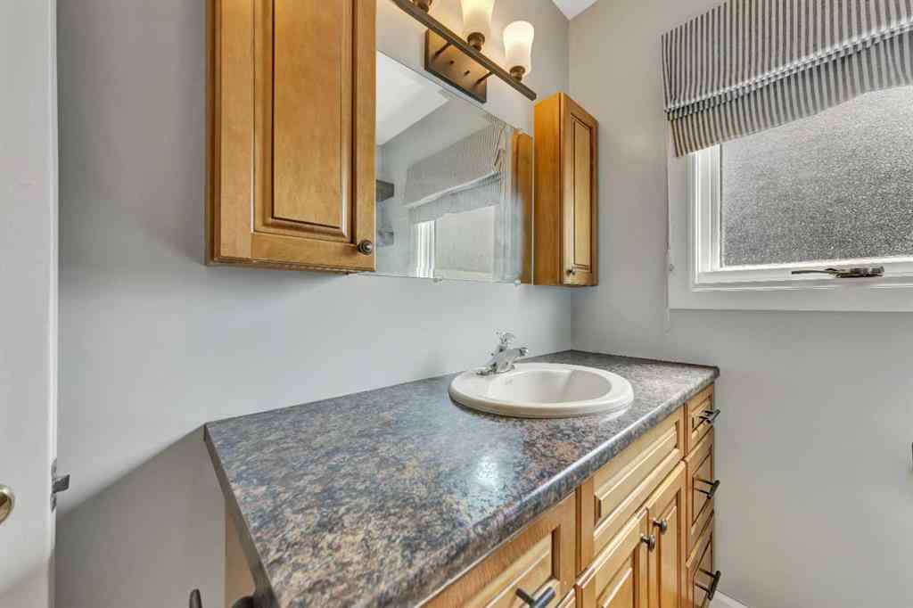 MLS® A2238005 - 213 2 Avenue N in Marwayne Marwayne, Residential
