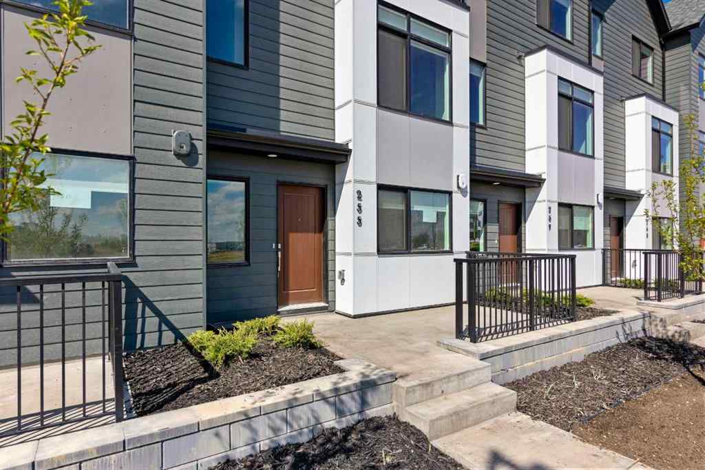 MLS® A2238037 - 293 Dieppe Drive SW in Currie Barracks Calgary, Residential