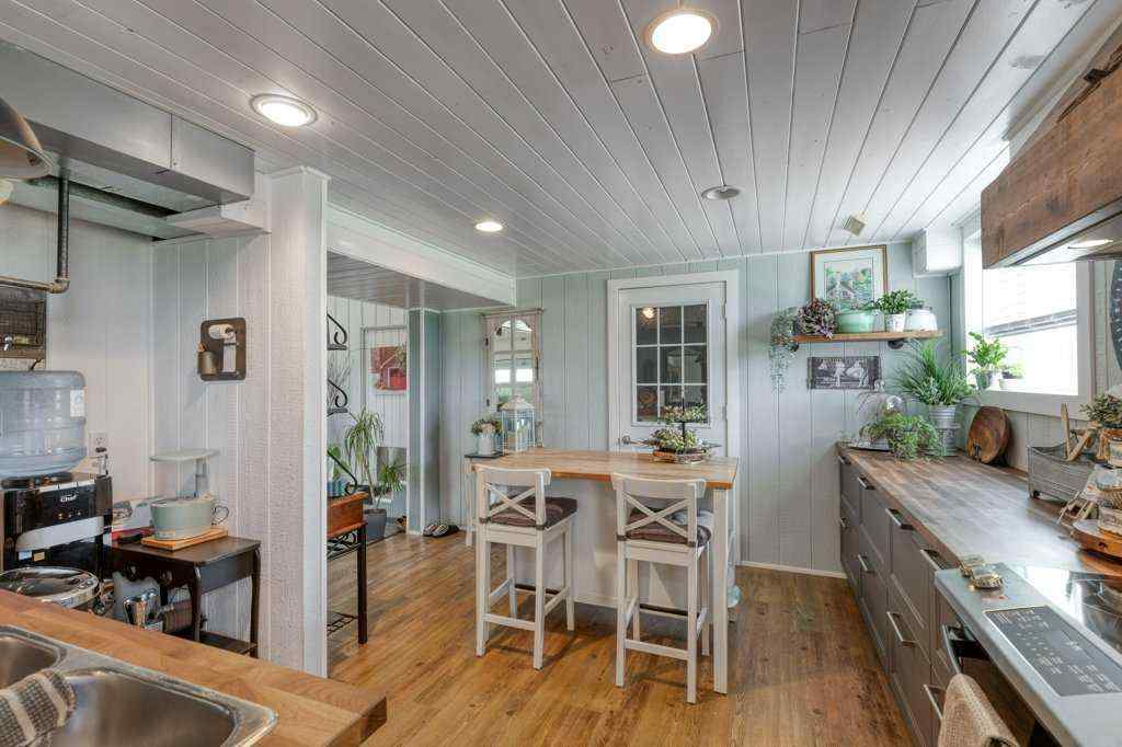 MLS® A2238047 - 290002 Township Road 292   in NONE Rural Rocky View County, Residential