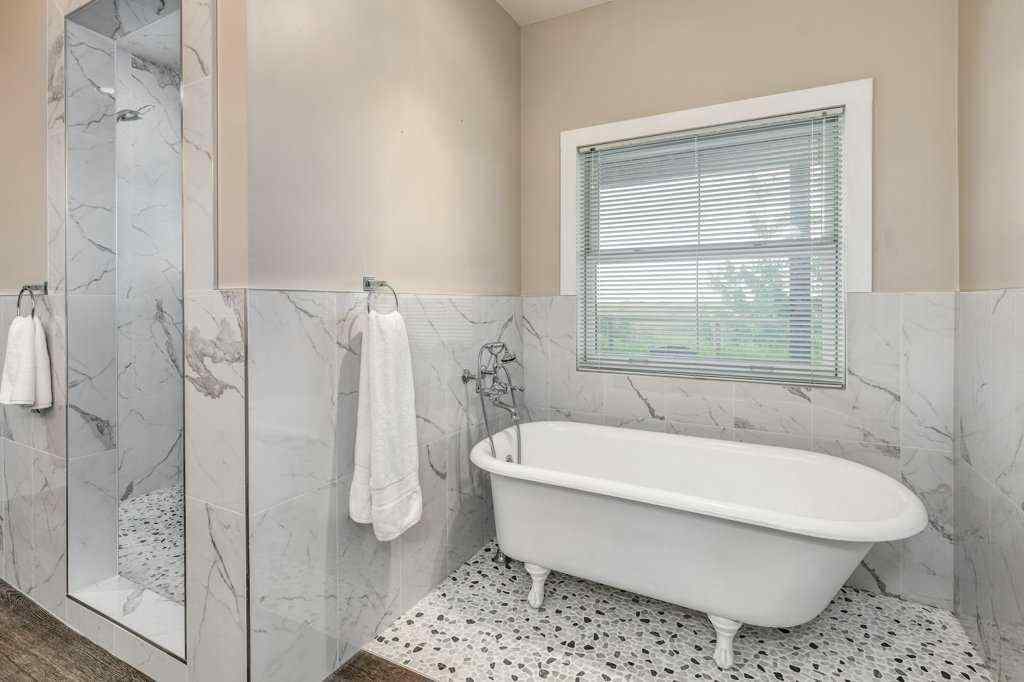 MLS® A2238047 - 290002 Township Road 292   in NONE Rural Rocky View County, Residential