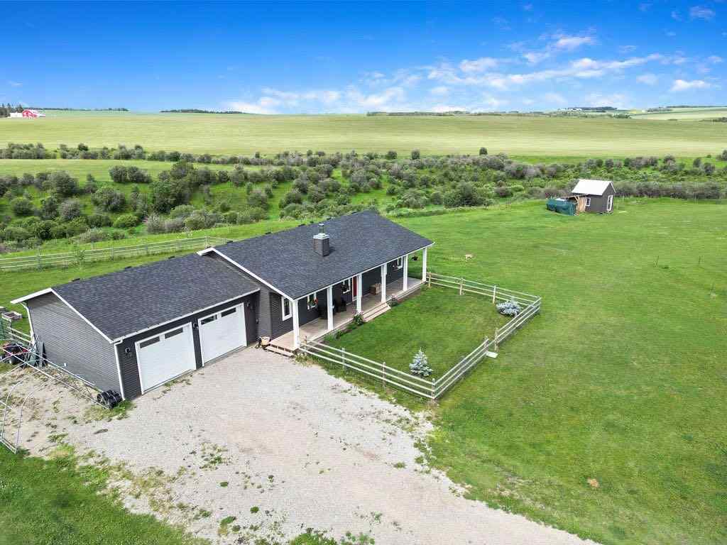 MLS® A2238097 - 30028 Range Road 41   in NONE Rural Mountain View County, Residential