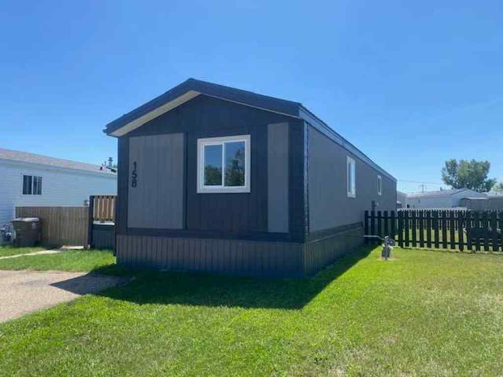 MLS® A2238108 - 158 Wildrose Court W in Sunnylea Brooks, Mobile