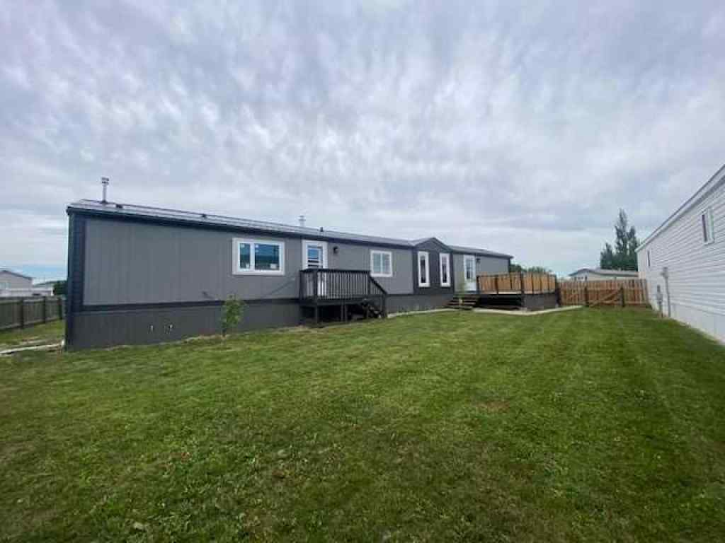 MLS® A2238108 - 158 Wildrose Court W in Sunnylea Brooks, Mobile