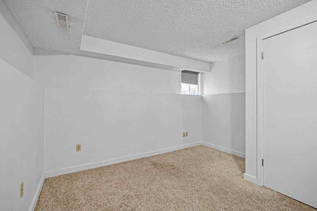 MLS® A2238157 - 51 Hunterhorn Crescent NE in Huntington Hills Calgary, Residential