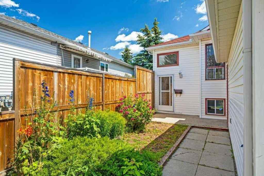 MLS® A2238157 - 51 Hunterhorn Crescent NE in Huntington Hills Calgary, Residential