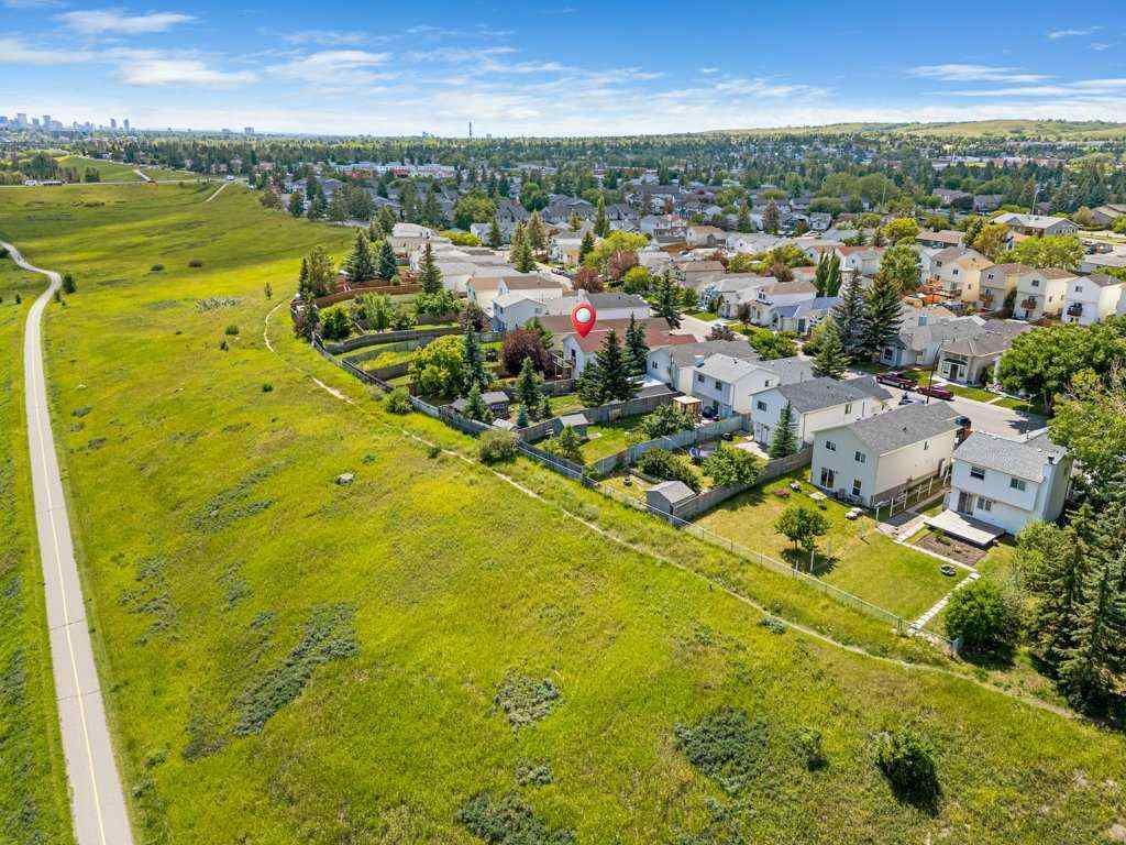 MLS® A2238157 - 51 Hunterhorn Crescent NE in Huntington Hills Calgary, Residential