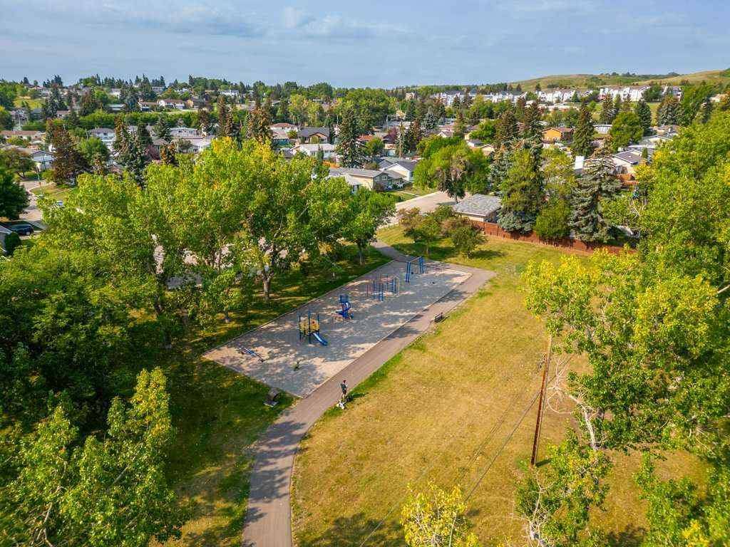 MLS® A2238157 - 51 Hunterhorn Crescent NE in Huntington Hills Calgary, Residential
