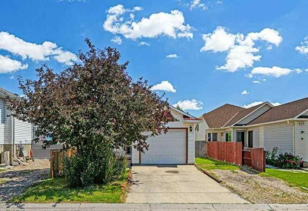 MLS® A2238157 - 51 Hunterhorn Crescent NE in Huntington Hills Calgary, Residential