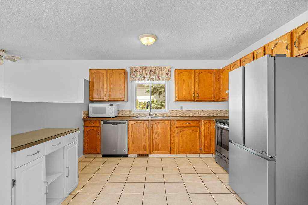 MLS® A2238157 - 51 Hunterhorn Crescent NE in Huntington Hills Calgary, Residential