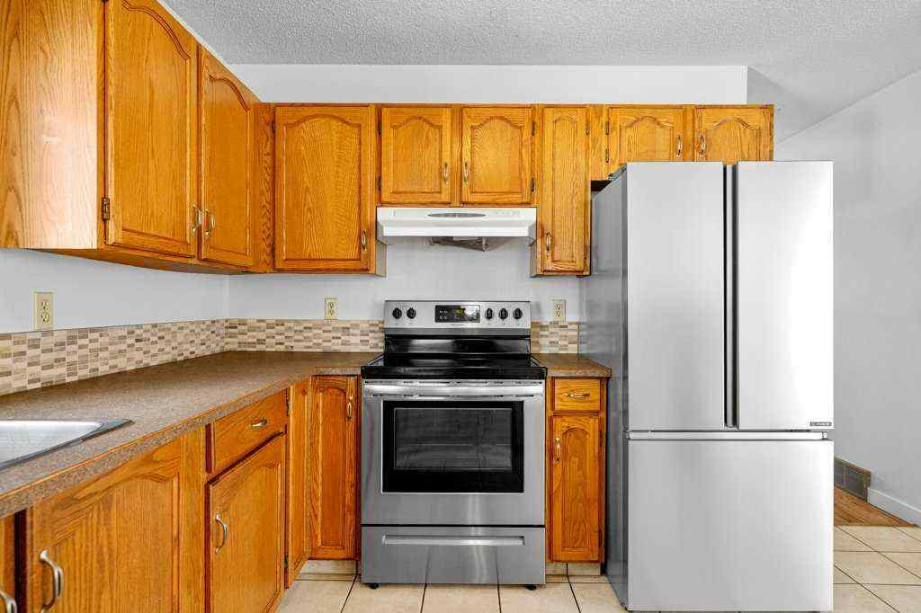 MLS® A2238157 - 51 Hunterhorn Crescent NE in Huntington Hills Calgary, Residential