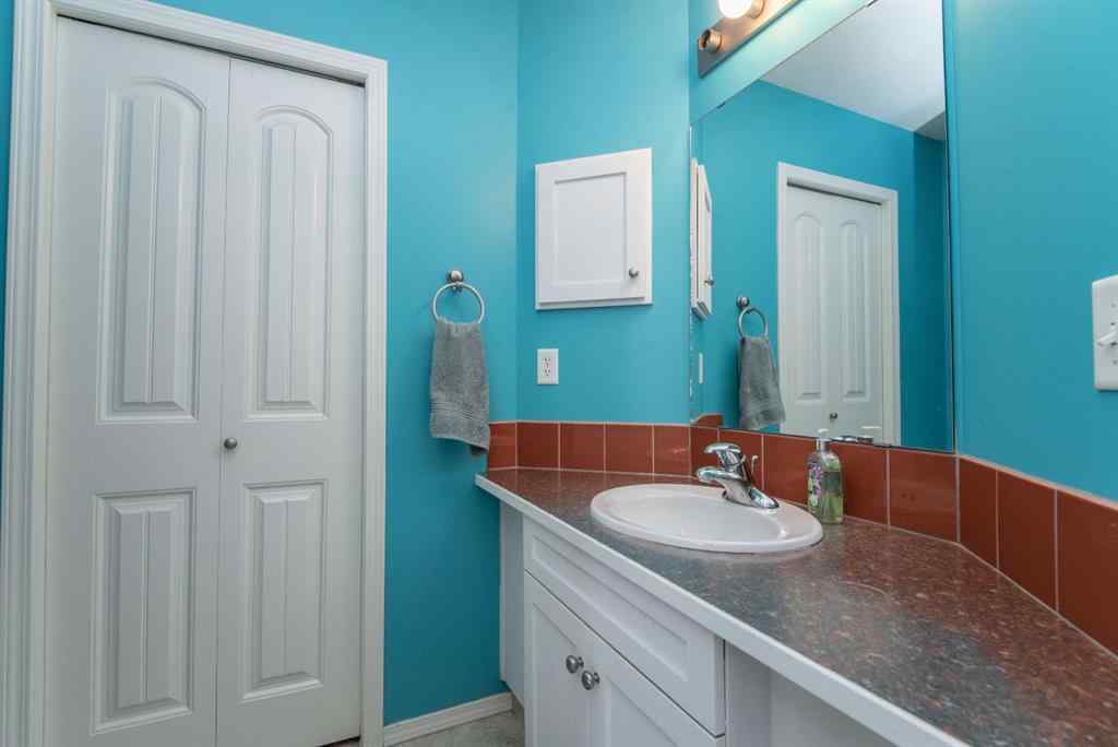MLS® A2238167 - 84 Wildrose Drive   in Newport Sylvan Lake, Residential
