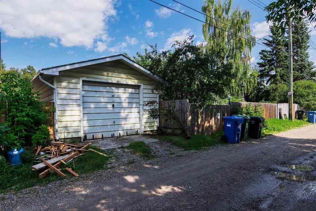MLS® A2238175 - 131 Hillgrove Crescent SW in Haysboro Calgary, Residential