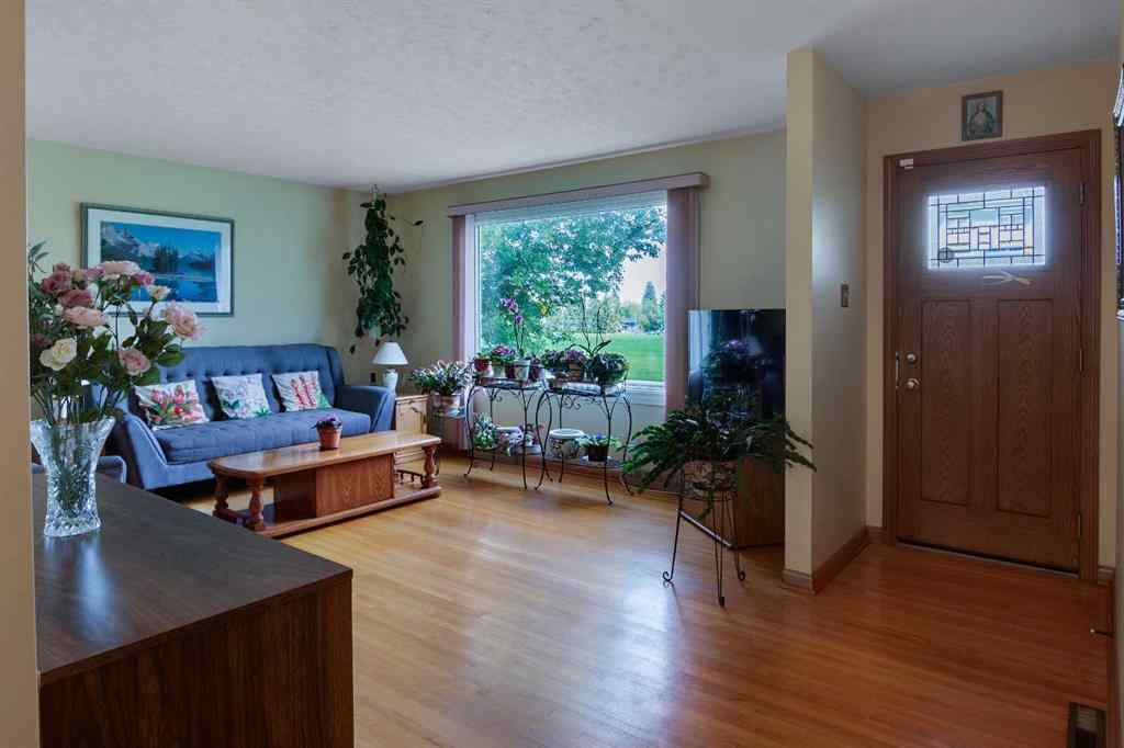 MLS® A2238175 - 131 Hillgrove Crescent SW in Haysboro Calgary, Residential