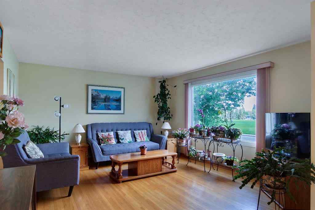 MLS® A2238175 - 131 Hillgrove Crescent SW in Haysboro Calgary, Residential
