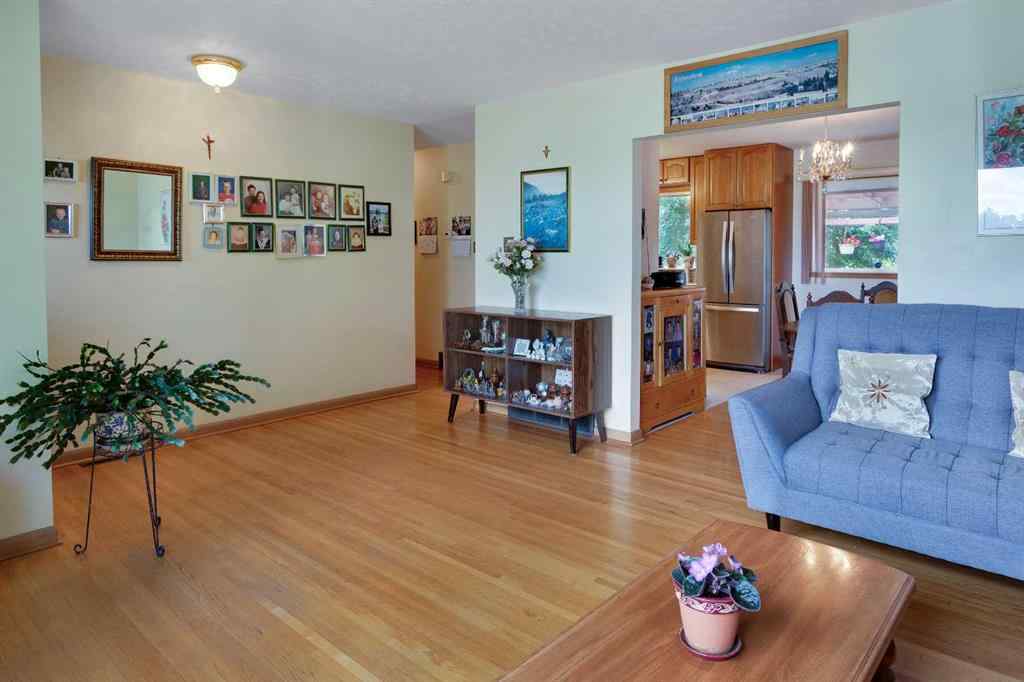 MLS® A2238175 - 131 Hillgrove Crescent SW in Haysboro Calgary, Residential