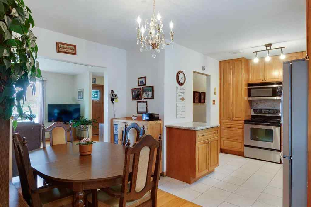MLS® A2238175 - 131 Hillgrove Crescent SW in Haysboro Calgary, Residential