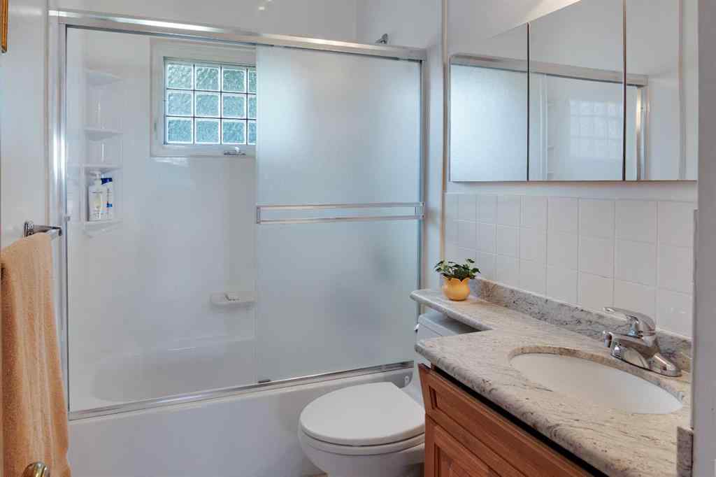 MLS® A2238175 - 131 Hillgrove Crescent SW in Haysboro Calgary, Residential