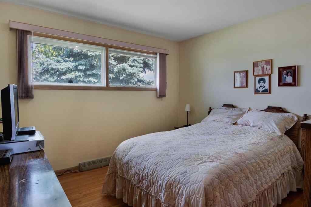 MLS® A2238175 - 131 Hillgrove Crescent SW in Haysboro Calgary, Residential