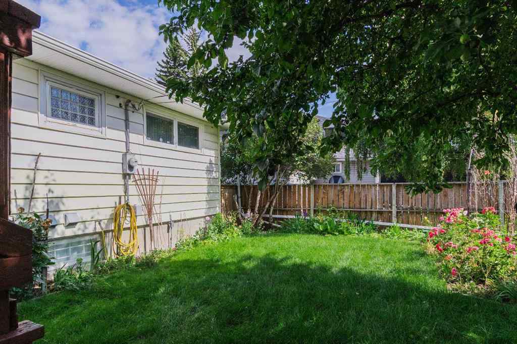 MLS® A2238175 - 131 Hillgrove Crescent SW in Haysboro Calgary, Residential