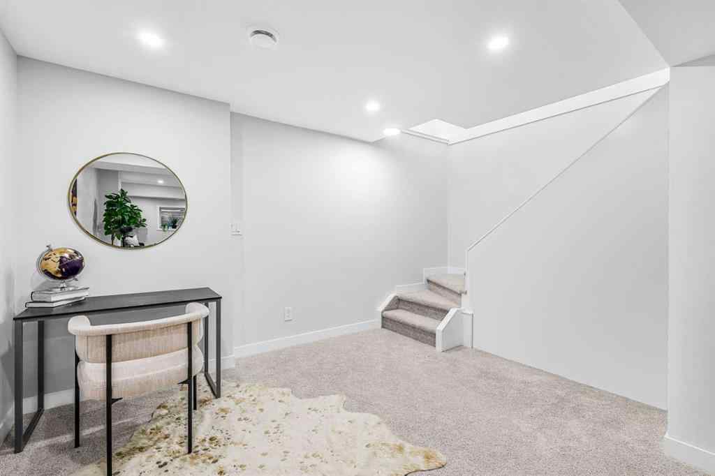 MLS® A2238193 - 10604 Oakmoor Way SW in Cedarbrae Calgary, Residential
