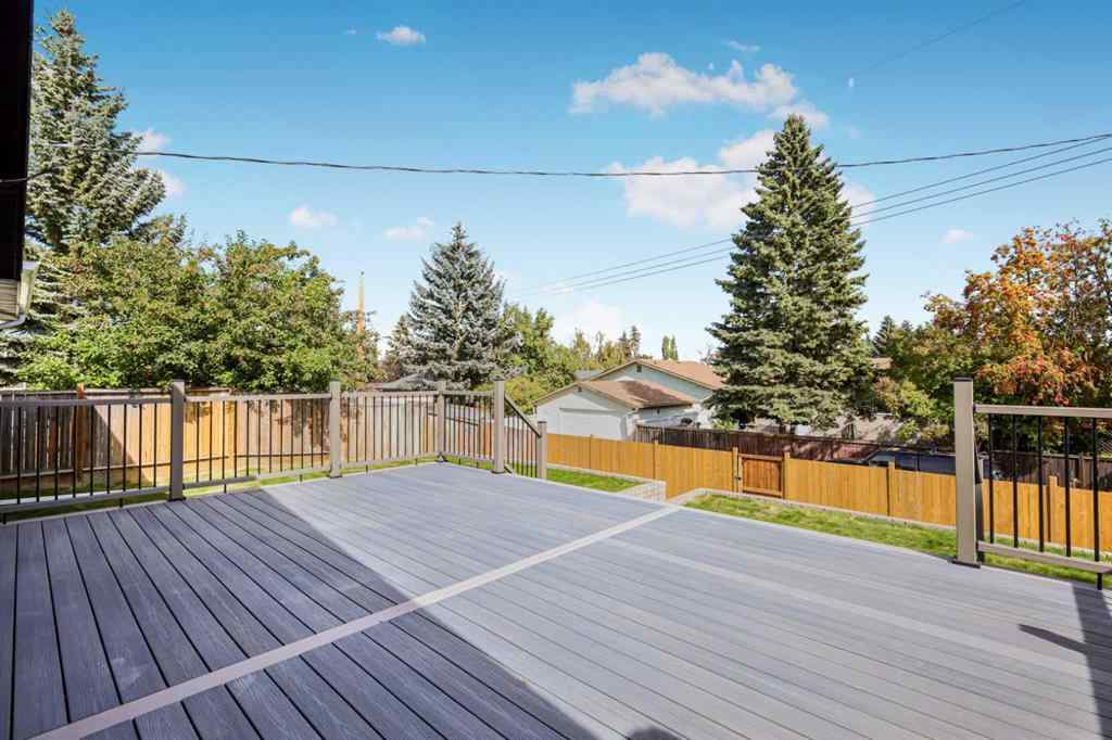 MLS® A2238193 - 10604 Oakmoor Way SW in Cedarbrae Calgary, Residential