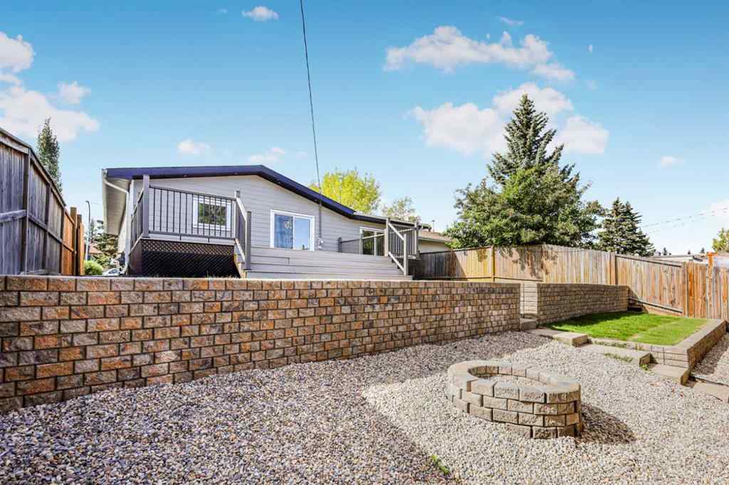 MLS® A2238193 - 10604 Oakmoor Way SW in Cedarbrae Calgary, Residential