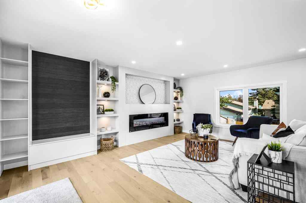 MLS® A2238193 - 10604 Oakmoor Way SW in Cedarbrae Calgary, Residential