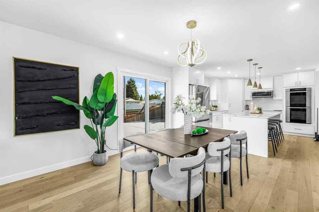 MLS® A2238193 - 10604 Oakmoor Way SW in Cedarbrae Calgary, Residential