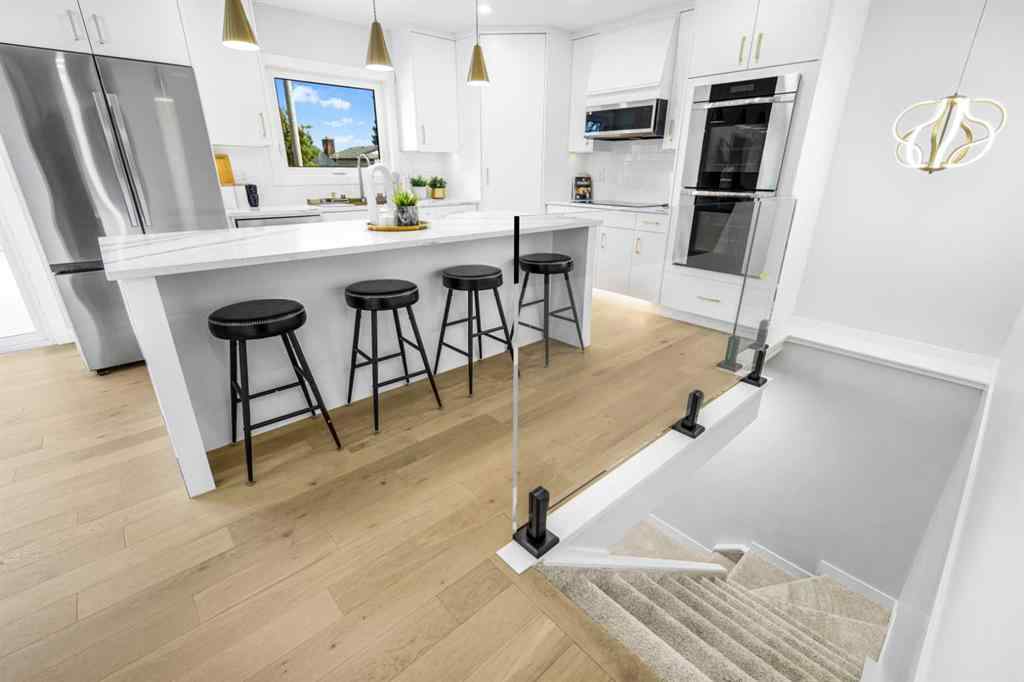 MLS® A2238193 - 10604 Oakmoor Way SW in Cedarbrae Calgary, Residential
