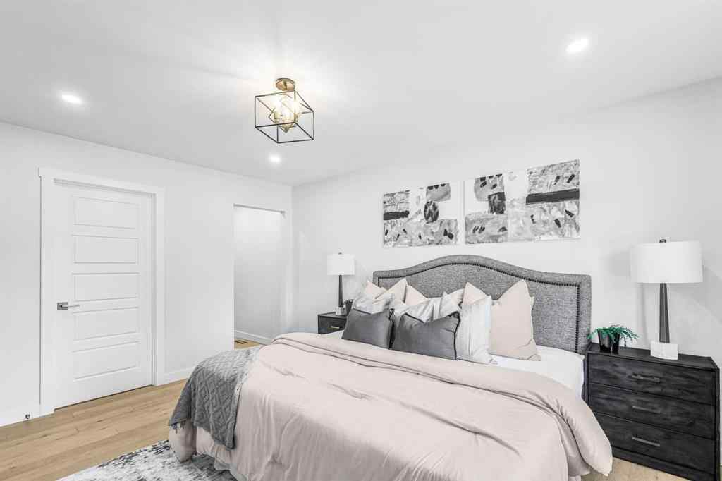 MLS® A2238193 - 10604 Oakmoor Way SW in Cedarbrae Calgary, Residential