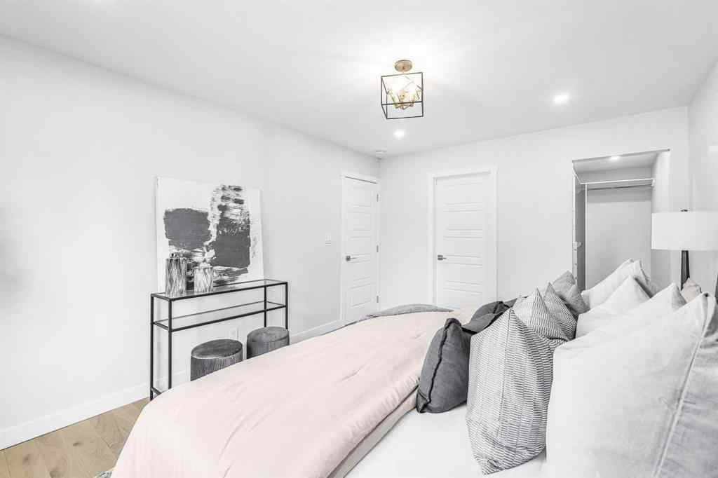 MLS® A2238193 - 10604 Oakmoor Way SW in Cedarbrae Calgary, Residential